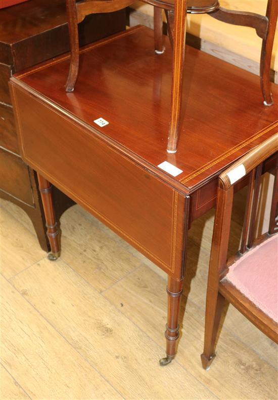 A Regency mahogany Pembroke table, W.66cm